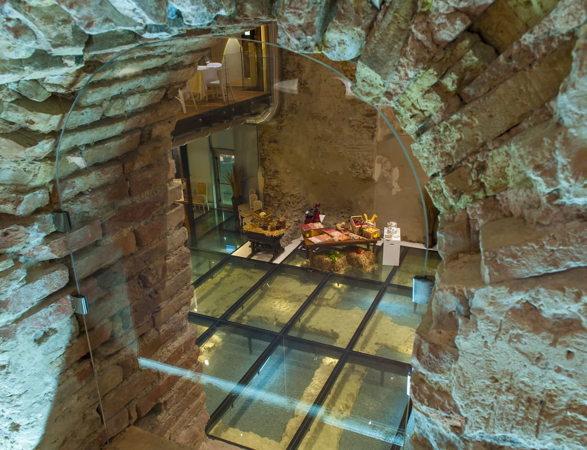 Convento dei Neveri sala interna